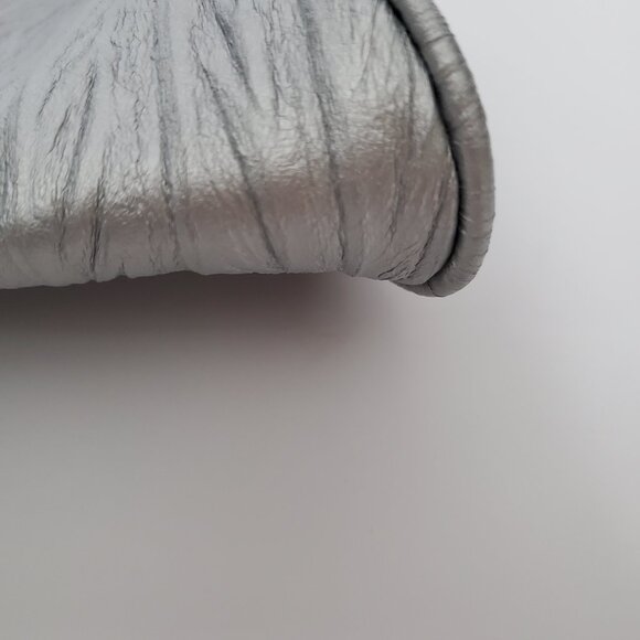 Beautiful Vintage Evening Clutch Bag Purse Silver Crimped Fabric Chain Strap - Picture 5 of 8